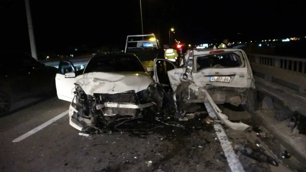 Manavgat’ta Zincirleme Kaza Trafiği Kilitledi! 2 Yaralı 2